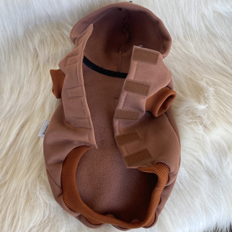 Tepláková mikina pro psa s kapucí Mendy, skořicová