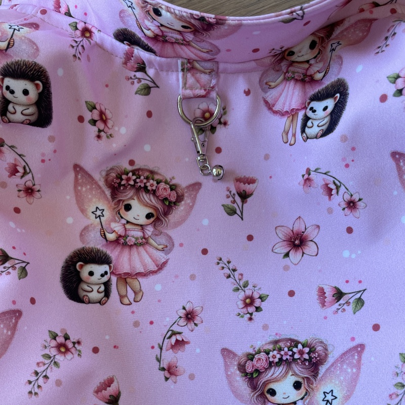 Funkční zimní softshellová pláštěnka pro psy – Růžová víla a Ježek