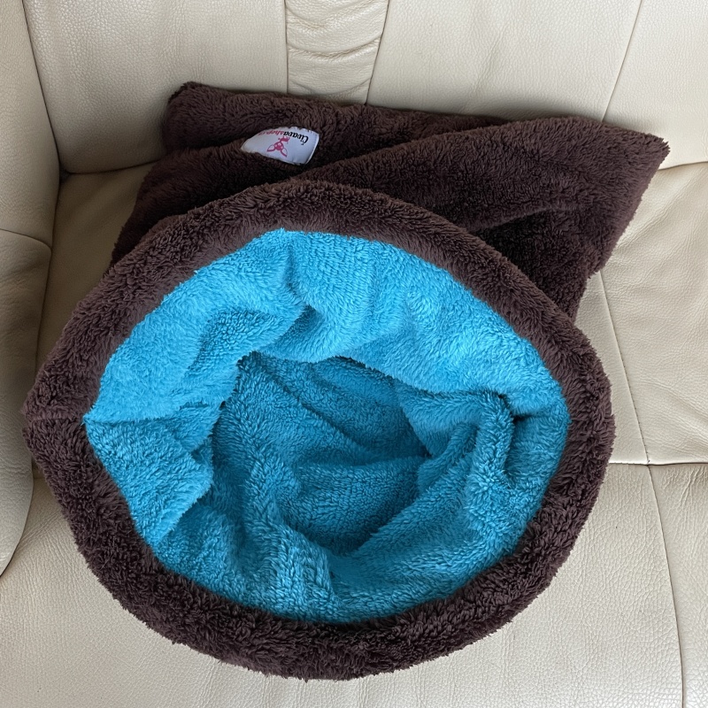 Huňatý pelíšek Tulipytlík TEDDY – hnědotyrkysový sen (45 × 55 cm)