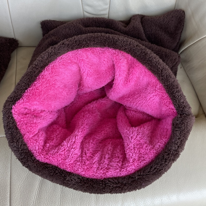 Huňatý pelíšek Tulipytlík TEDDY – hnědomagentový sen (45 × 55 cm)