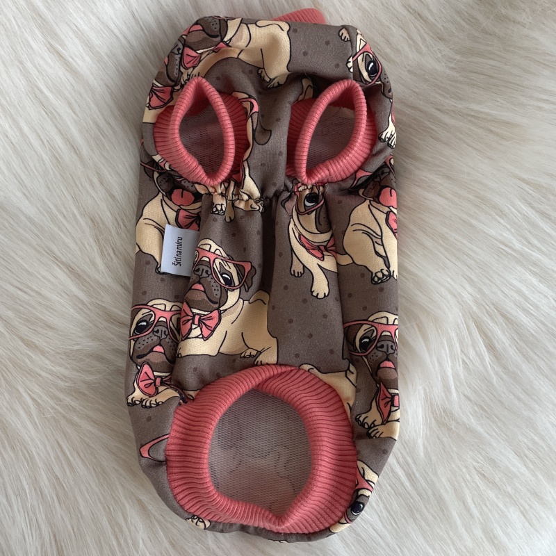 Bavlněné tričko – buldoček na světle hnědé | pohodlná ochranná vrstva pro malé psy