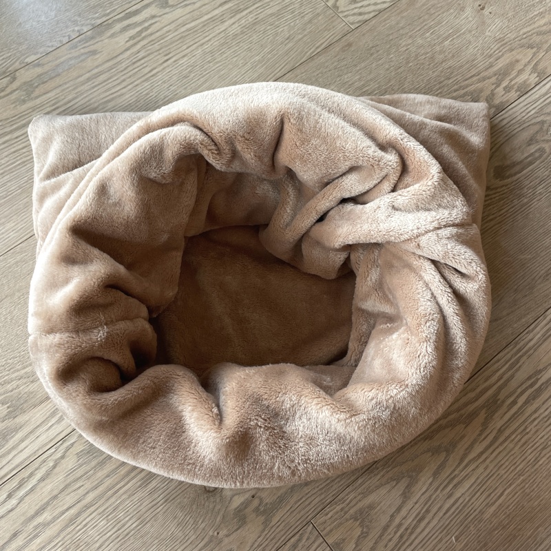 Plyšový tulipytlík s vyztuženým okrajem 65×55 cm – cappuccino