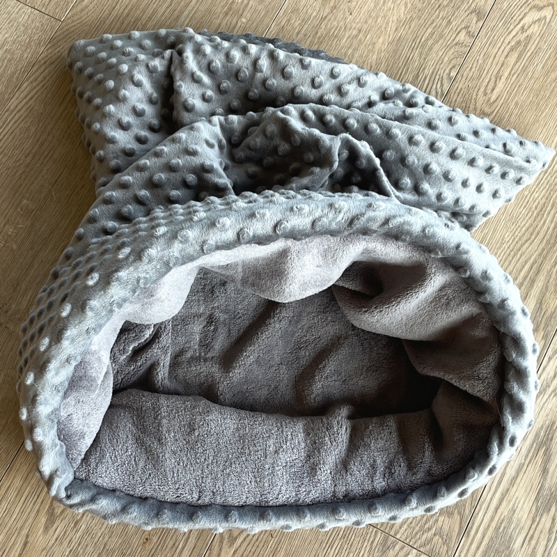 Plyšový tulipytlík s vyztuženým okrajem 65×55 cm – středně šedý minky
