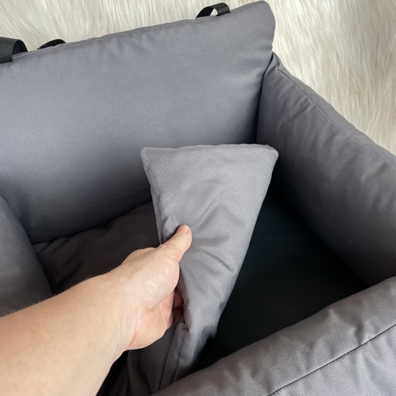 Cestovní pelíšek pro psa s tulipytlíkem, vhodný do auta, šedý