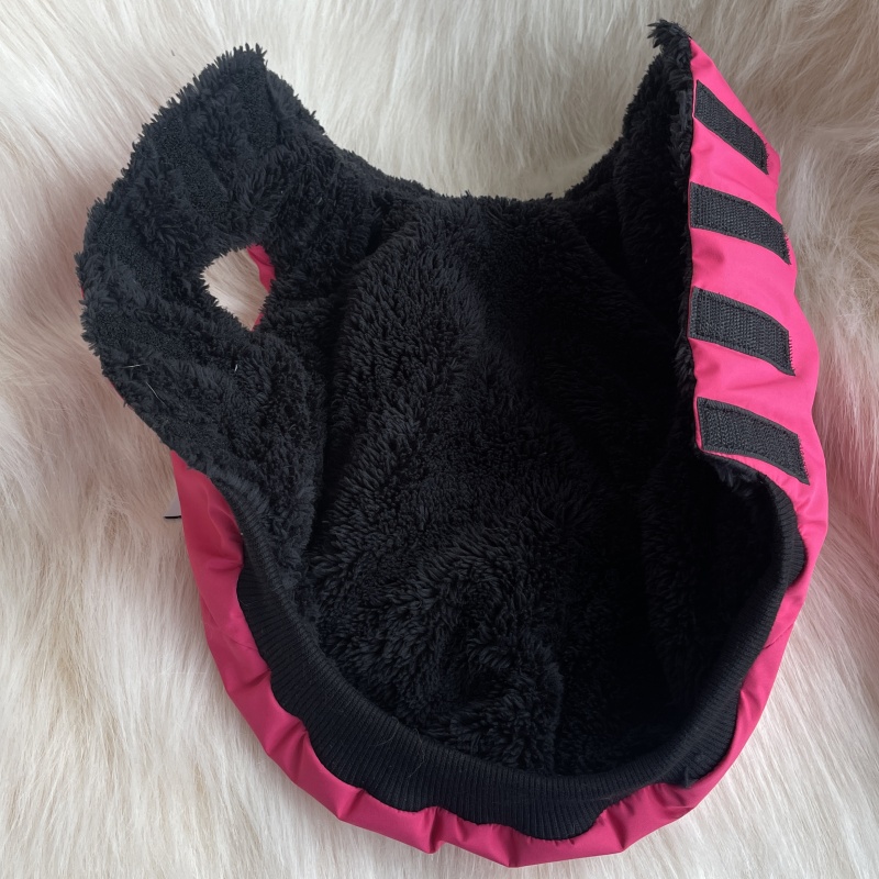 ❄️ Zimní kožíšek pro psa se všitými kšírami – sytě růžový