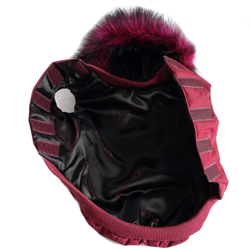 ❄️ Elegantní zimní bunda pro psa s odepínací kapucí – šitá na míru v barvě bordo