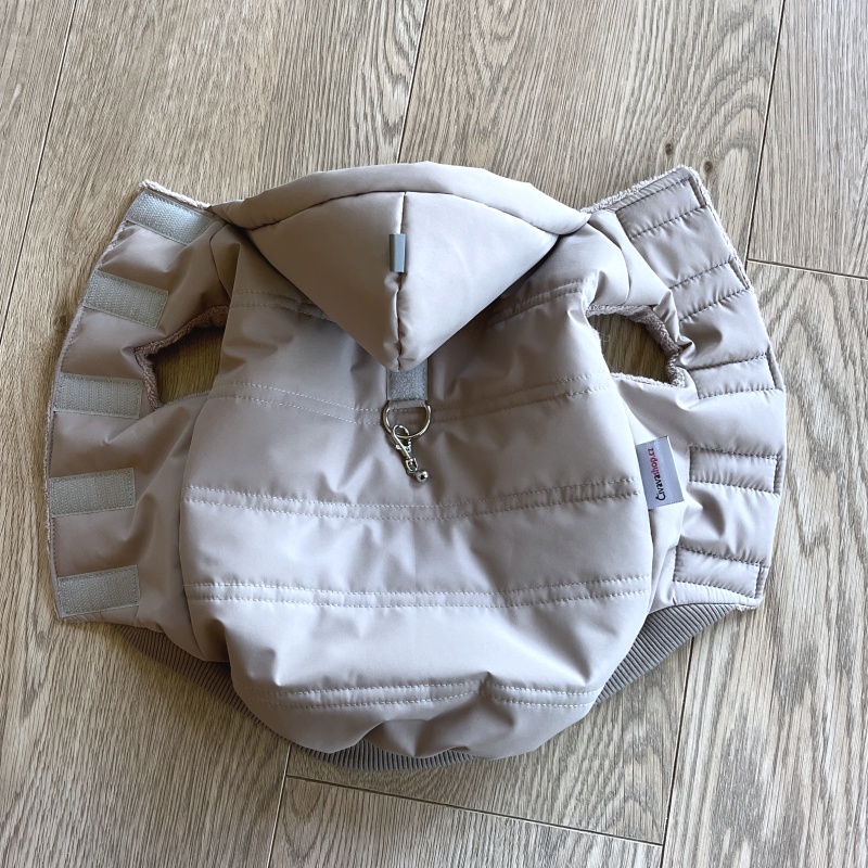 Prošívaná zimní bunda pro psa Lada, šitá na míru, světlá šedobéžová