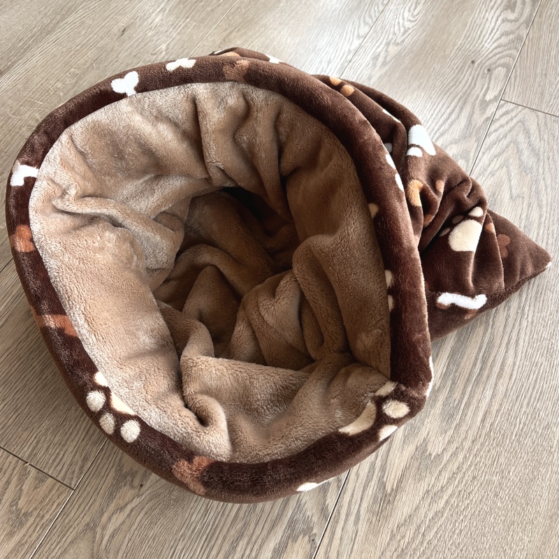 Plyšový tulipytlík s vyztuženým okrajem 65×55 cm – hnědý tlapka