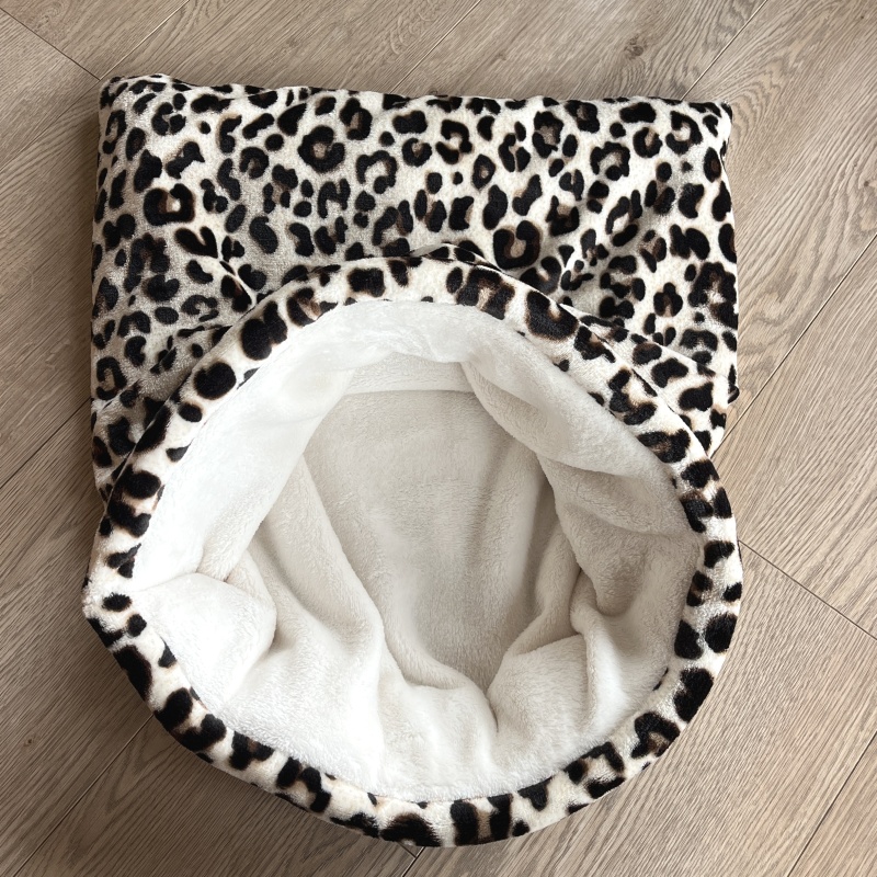 Plyšový tulipytlík s vyztuženým okrajem 65×55 cm – leopardí vzor