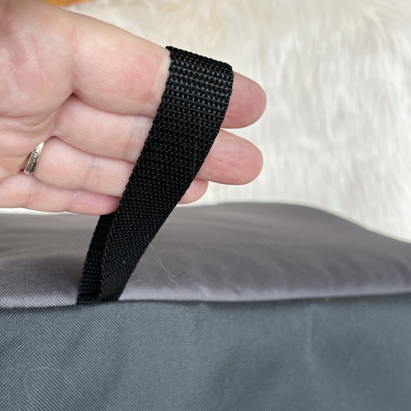 Cestovní pelíšek pro psa s tulipytlíkem, vhodný do auta, šedý