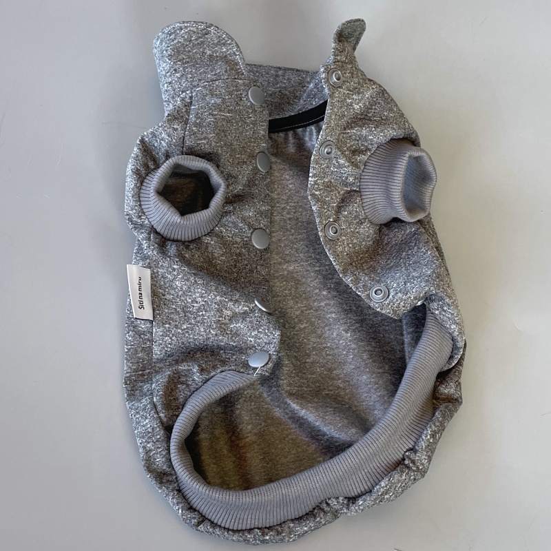 Letní větrovka – pláštěnka pro psa v žíhané šedé