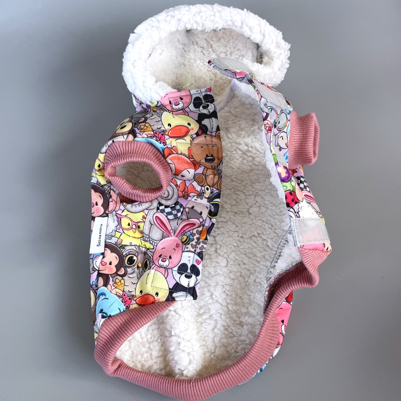 Zimní obleček pro štěňátka – s potiskem roztomilých zvířátek