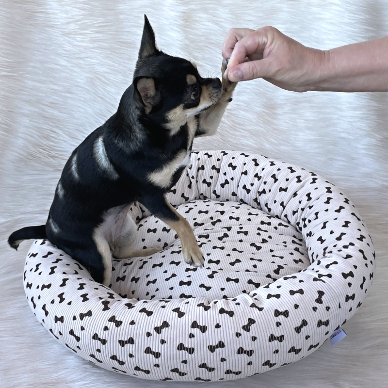 Kulatý manšestrový pelíšek čivavashop Dana, béžový mašličky50cm