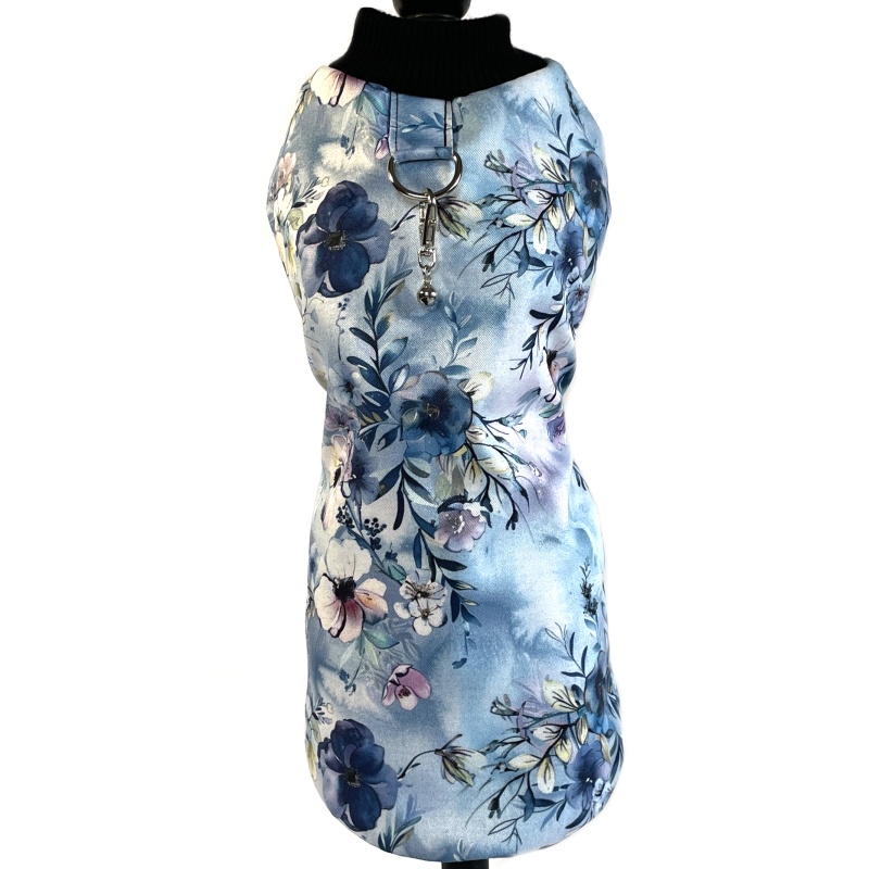 Venčící Mini Crossbody (21x22 cm) – praktická, stylová a voděodolná, modré květy