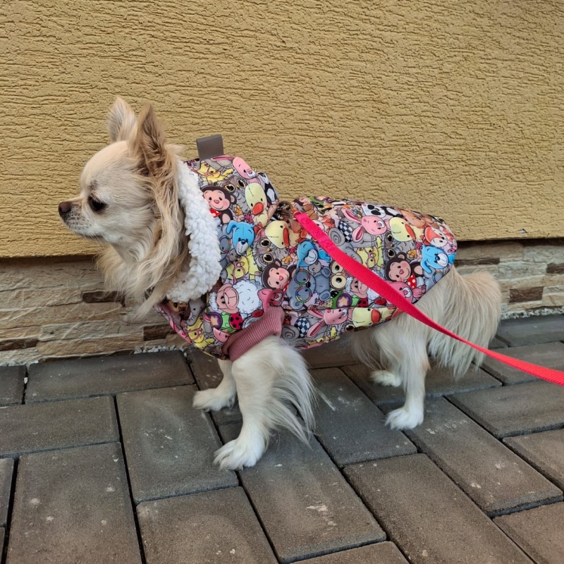 Zimní obleček pro štěňátka – s potiskem roztomilých zvířátek