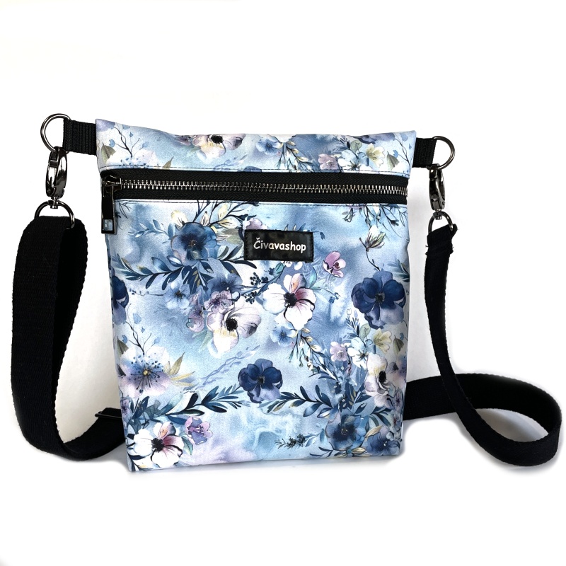 Venčící Mini Crossbody (21x22 cm) – praktická, stylová a voděodolná, modré květy