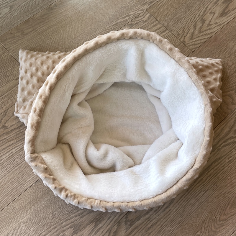 Plyšový tulipytlík s vyztuženým okrajem 65×55 cm – smetana a béžové minky